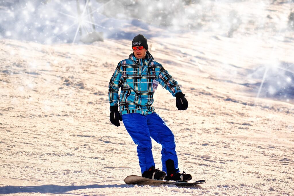 Eine leere Snowboardcross-Strecke im Schnee symbolisiert die Disziplin von Alessandro Hämmerle – Foto: DanielaElenaTentis / Pixabay